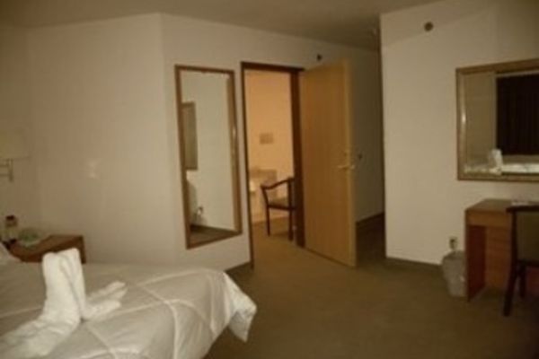 MAXFIELDS INN (Stanton)